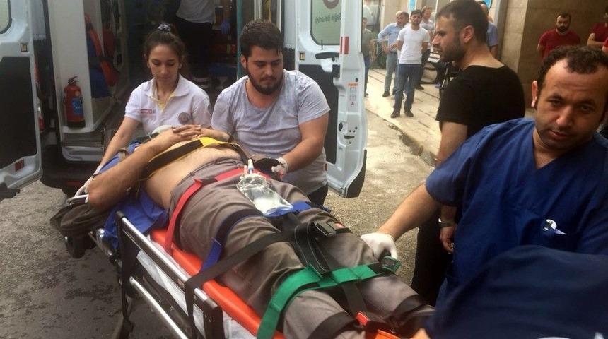 Panelvan Ara&ccedil; U&ccedil;uruma Yuvarlandı: 1 Yaralı