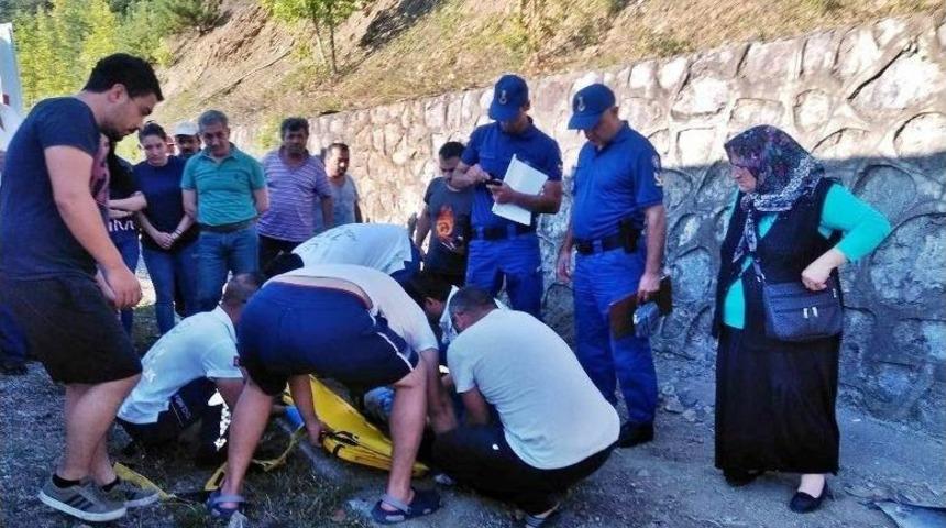 Bartın&rsquo;da Trafik Kazası: 1 &Ouml;l&uuml;, 1 Yaralı