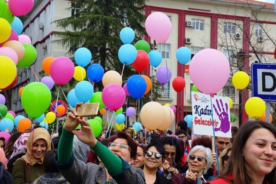Aydın&rsquo;da Rengarenk Kadınlar G&uuml;n&uuml; Kutlaması