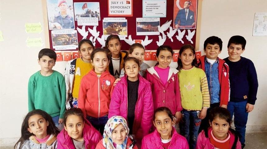 &Ouml;ğrenciler 15 Temmuz&rsquo;u İngilizce Anlattı