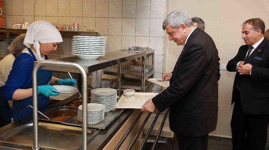 Başkan Karaosmanoğlu: " Biz &Ccedil;alıştık&ccedil;a Kuvvetleniyor, &Ccedil;alıştık&ccedil;a Gen&ccedil;leşiyoruz"