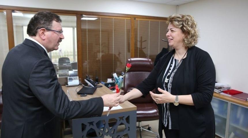 Genel Sekreter Bayram, Belediyedeki Kadın Personelin Kadınlar G&uuml;n&uuml;n&uuml; Kutladı