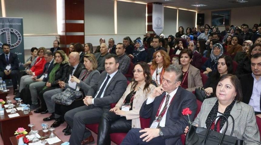 Anadolu &Uuml;niversitesi Başarılı &Ouml;ğrencilere &lsquo;başarı Belgesi&rsquo; Verdi