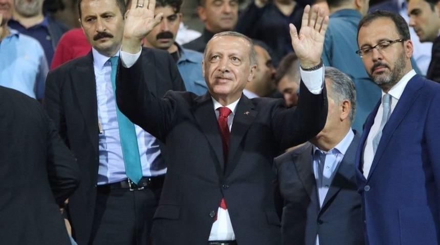 Cumhurbaşkanı Erdoğan, &Ccedil;aykur Rizespor-kasımpaşa Ma&ccedil;ını İzlemek İ&ccedil;in &Ccedil;aykur Didi Stadyumuna Geldi