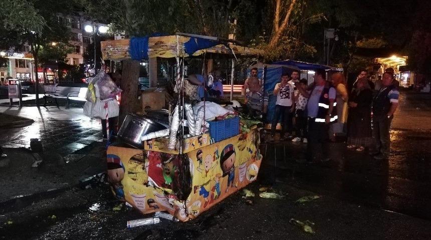 Karaman&rsquo;da Seyyar Mısırcı Tezgahı Yandı