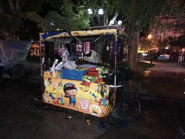 Karaman’da Seyyar Mısırcı Tezgahı Yandı 1