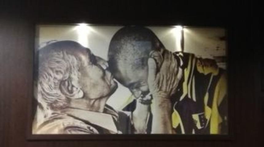 Fenerbah&ccedil;e &Uuml;lker Stadı, Lefter Fotoğraflarıyla Donatıldı