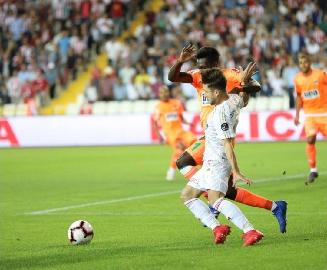Spor Toto S&uuml;per Lig: Demir Grup Sivasspor: - Aytemiz Alanyaspor: (ilk Yarı)
