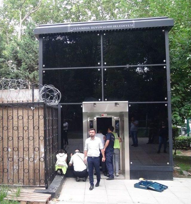 (&ouml;zel)taksim Metrosu Asans&ouml;r&uuml;nde Mahsur Kalan Kedi Uzun Uğraşlarla Kurtarıldı 1