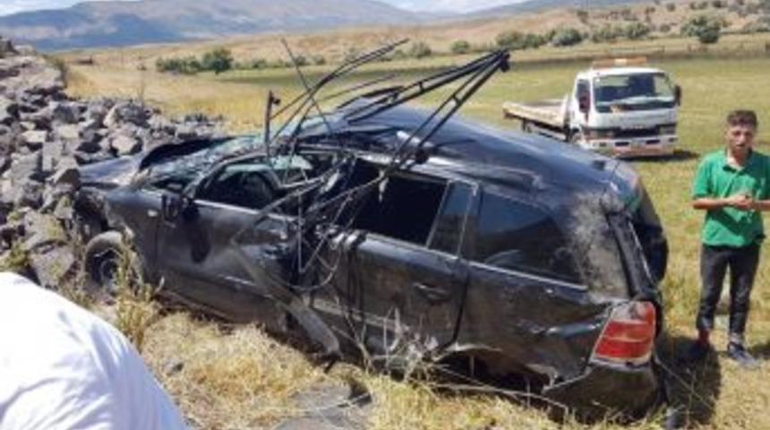 Bing&ouml;l&rsquo;de Otomobil Şarampole Yuvarlandı :4 Yaralı