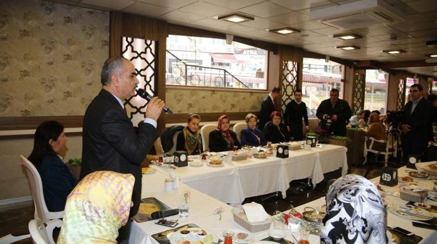 Başkan Aydın, D&uuml;nya Kadınlar G&uuml;n&uuml;&rsquo;n&uuml; Kutladı