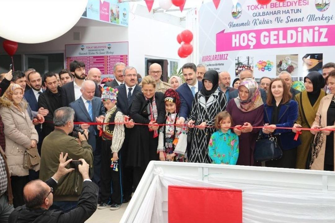 Tokat&rsquo;ta Her Yıl 10 Bin Kadın Belediyeden Kurs Alıyor