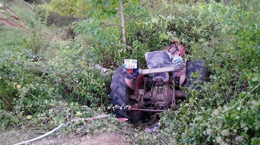 Kastamonu&rsquo;da Trakt&ouml;r İle Otomobil &Ccedil;arpıştı: 1 Ağır Yaralı