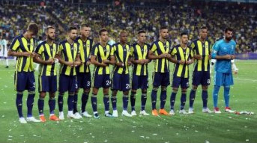 Fenerbah&ccedil;eli Futbolcular Ceket İlikledi