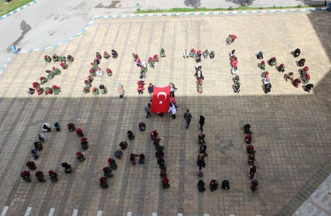 Fet&ouml;&rsquo;den Alınan Okuldan Mehmet&ccedil;iğe Anlamlı Koreografi