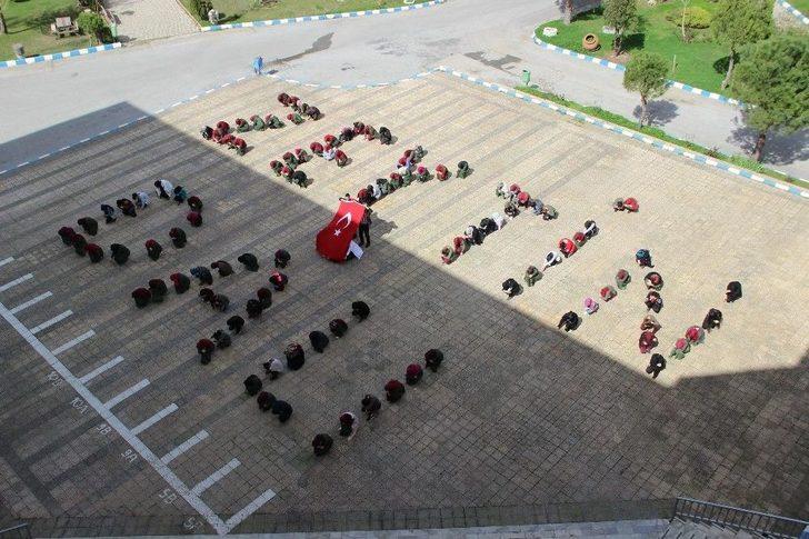 Fetö’den Alınan Okuldan Mehmetçiğe Anlamlı Koreografi G1