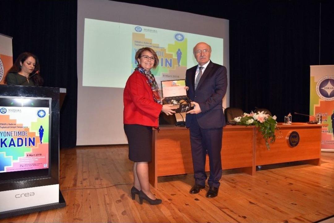 Marmara &Uuml;niversitesi&rsquo;nde &lsquo;y&ouml;netimde Kadın&rsquo; Konulu Bir Sempozyum D&uuml;zenlendi