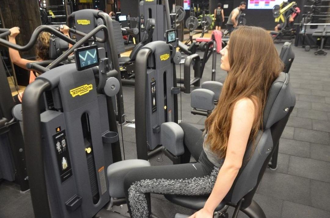 (&ouml;zel) Yeni Nesil Spor Aletleri Eğitmene İş Bırakmıyor