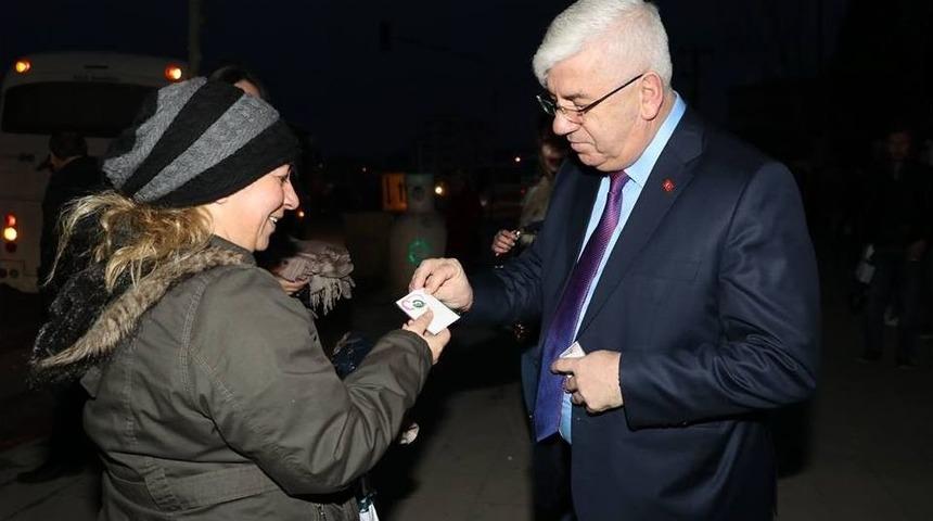 Başkan Y&uuml;ksel&rsquo;den Kadınlara 8 Mart &Ccedil;i&ccedil;eği