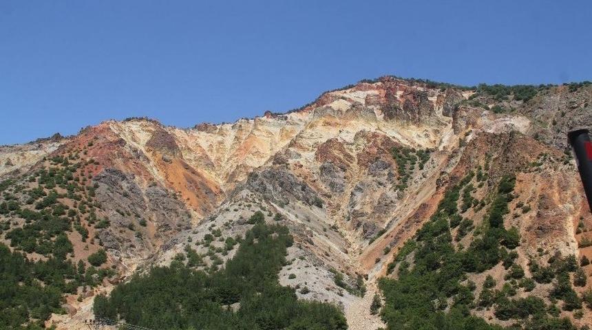 Giresun’daki Gökkuşağı Tepeleri Ziyaretçilerini Bekliyor