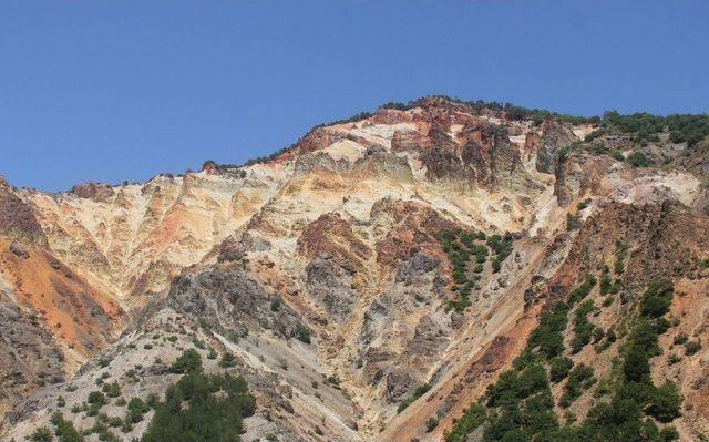 Giresun’daki Gökkuşağı Tepeleri Ziyaretçilerini Bekliyor