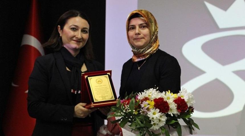 Lise &Ouml;ğrencilerine &rsquo;d&uuml;nden Bug&uuml;ne T&uuml;rk Kadını&rsquo; Semineri