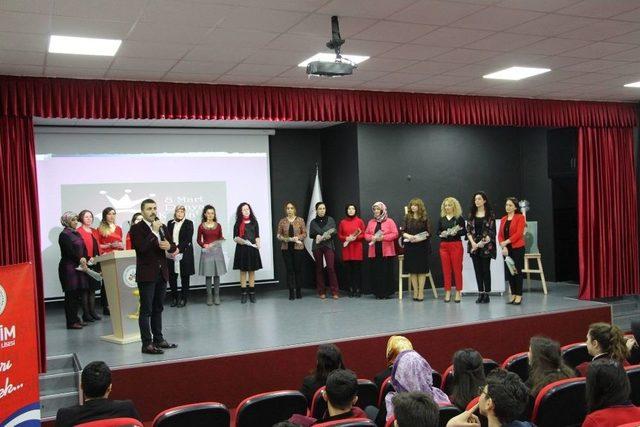 Lise &Ouml;ğrencilerine &rsquo;d&uuml;nden Bug&uuml;ne T&uuml;rk Kadını&rsquo; Semineri 1