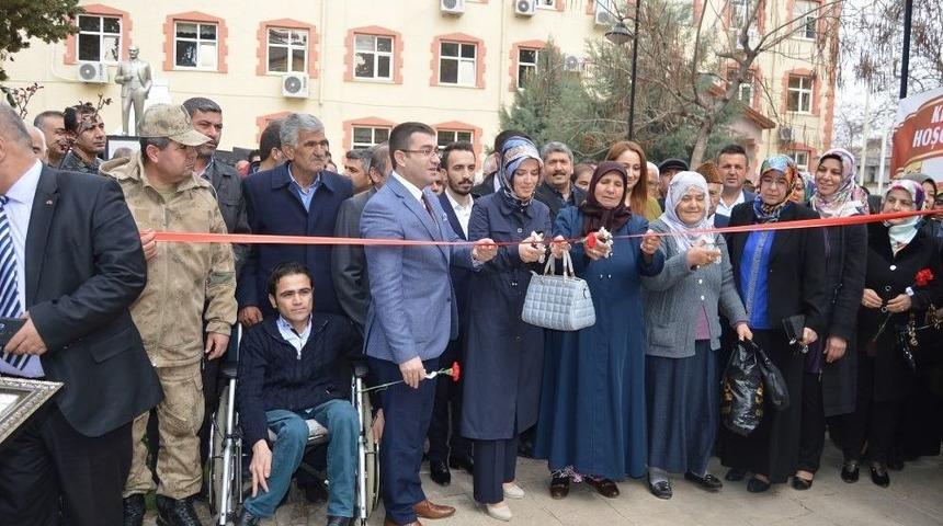 Besnili Kadınlardan Mehmet&ccedil;ik İ&ccedil;in Kermes