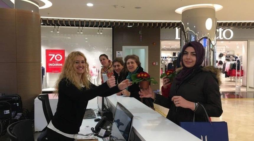 Nissara Avm Kadınları Unutmadı