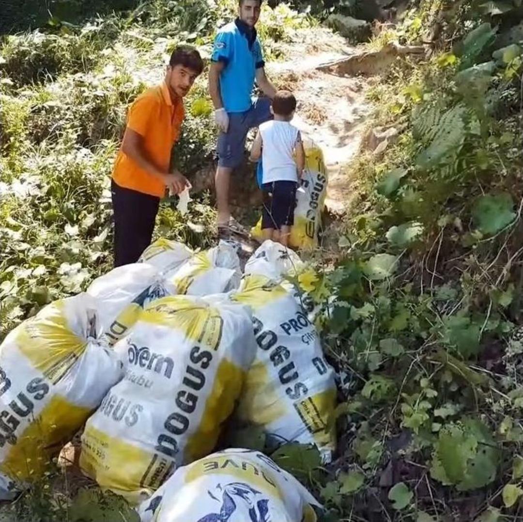 Kandıra Sahillerini &Ccedil;&ouml;p Yuvasına D&ouml;nd&uuml;ren Tatilcilere Tepki