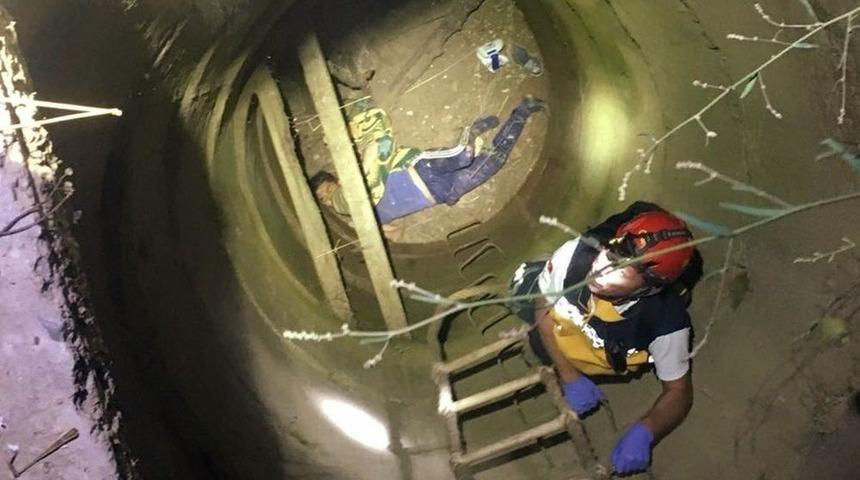 At Binicisini Kuyuya Attı