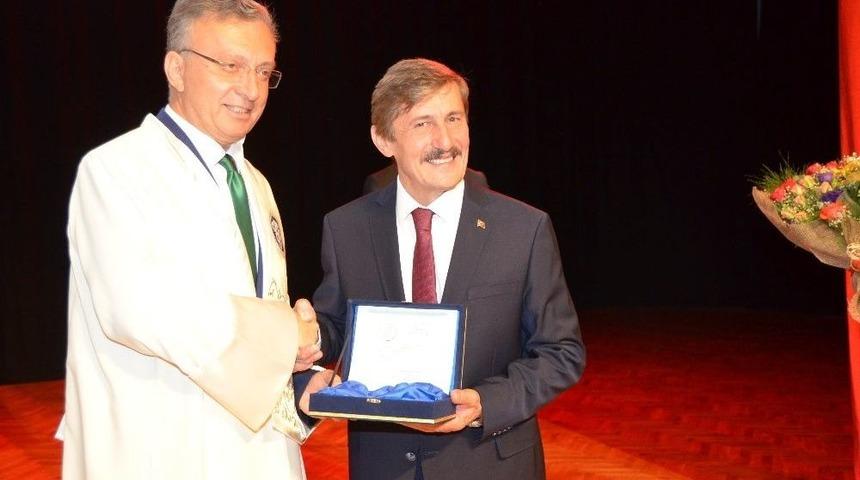 Ebyü’nün Yeni Rektörü Prof.dr. Levent Görevi Devraldı