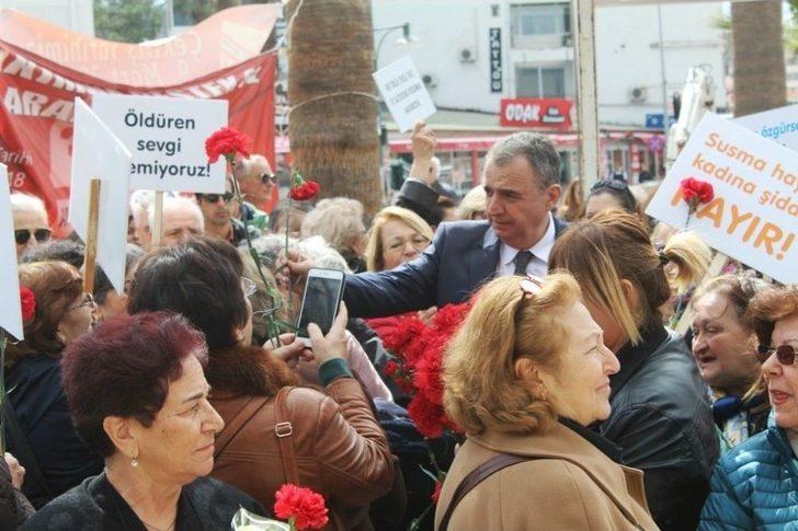 Ayvalık’ta Kadınların 8 Mart Coşkusu G4