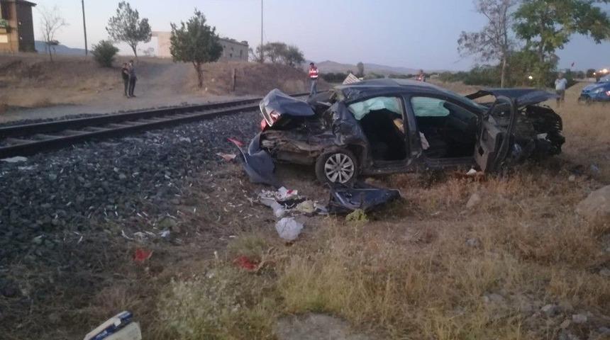 Trenin &Ccedil;arptığı Otomobilden Atlayarak Kurtuldu