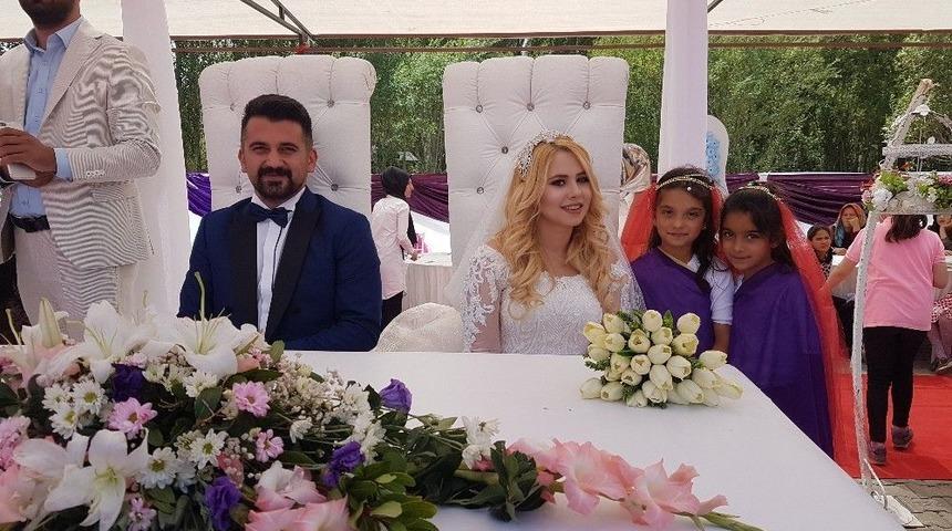 Aşiret Düğününde Gelini Altına Boğdular