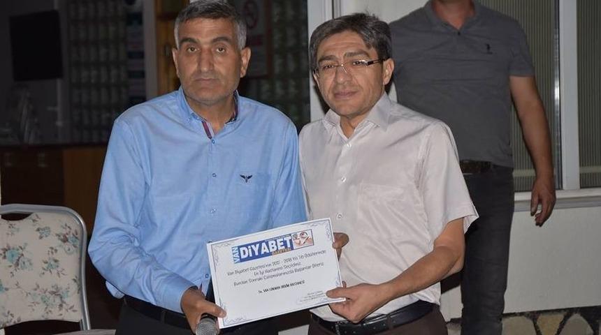 Van’ın En Başarılı Doktorları Ödüllerini Aldı