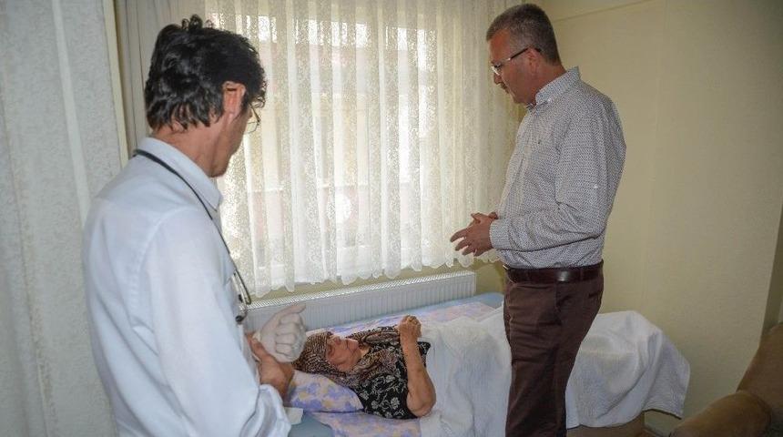 Karacabey&rsquo;de &lsquo;mobil Başkan Ekibi&rsquo; Fel&ccedil;li Vatandaşa Yardım Elini Uzattı