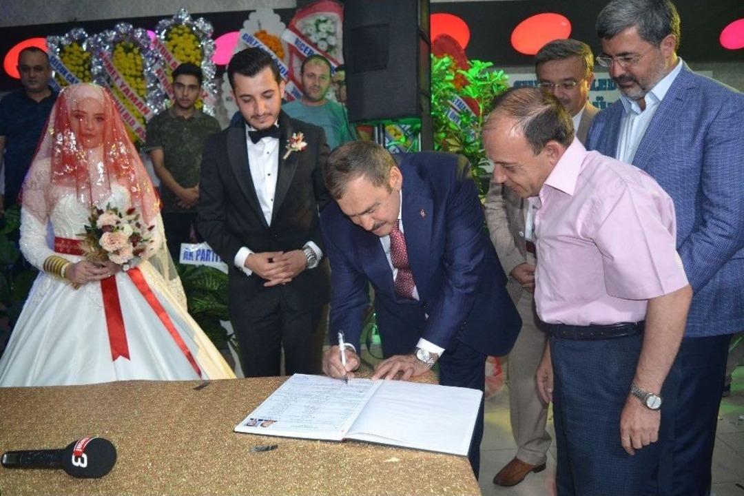 Milletvekili Eroğlu, Nikah Şahidi Oldu