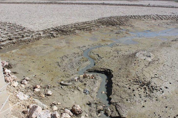 Yarseli Göleti’nde Su Seviyesi Düşüyor G5