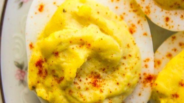 Haşlanmış Yumurta Beyazında Yumuşacık Sarı Krema