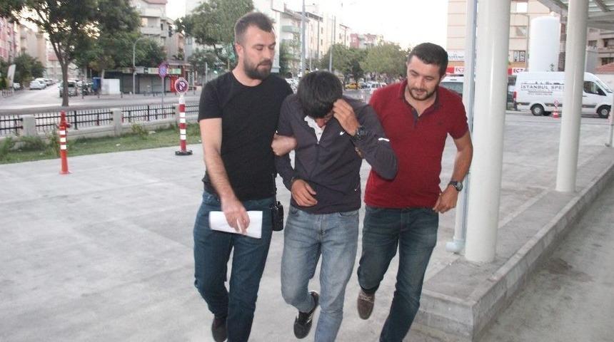 Bor&ccedil;lu Olduğu Kişiyi Ve 2 Arkadaşını T&uuml;fekle Vurup Ağır Yaraladı