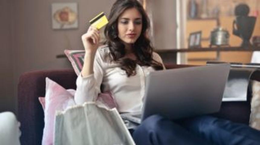 Kartlı &Ouml;demeler 2018 Yılının İlk 6 Ayında Y&uuml;zde 20 Arttı