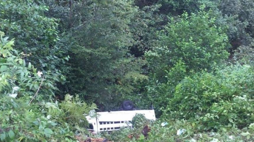 Giresun’da Mevsimlik Fındık İşçilerini Taşıyan Minibüs Kaza Yaptı: 3 Ölü, 12 Yaralı