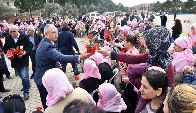 Başkan Kale, 8 Mart’ı Emekçi Kadınlarla Kutladı.