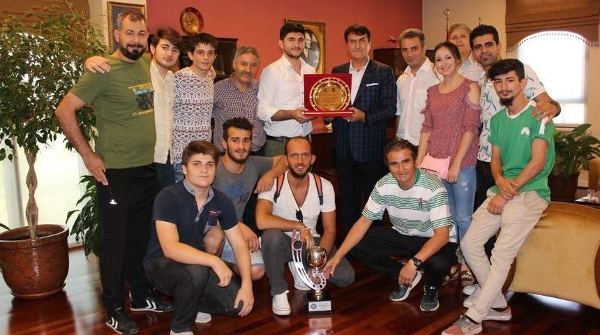 Şampiyon Engellilerden D&uuml;ndar&rsquo;a Ziyaret