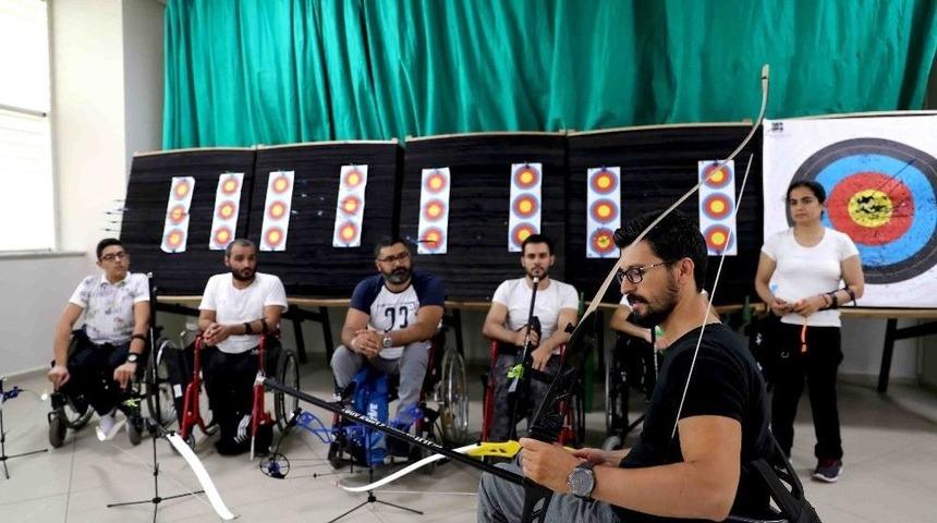 Silahlı Saldırıda Omurilik Felci Olan Engelli Murat, Hayata Ok Atarak Tutundu