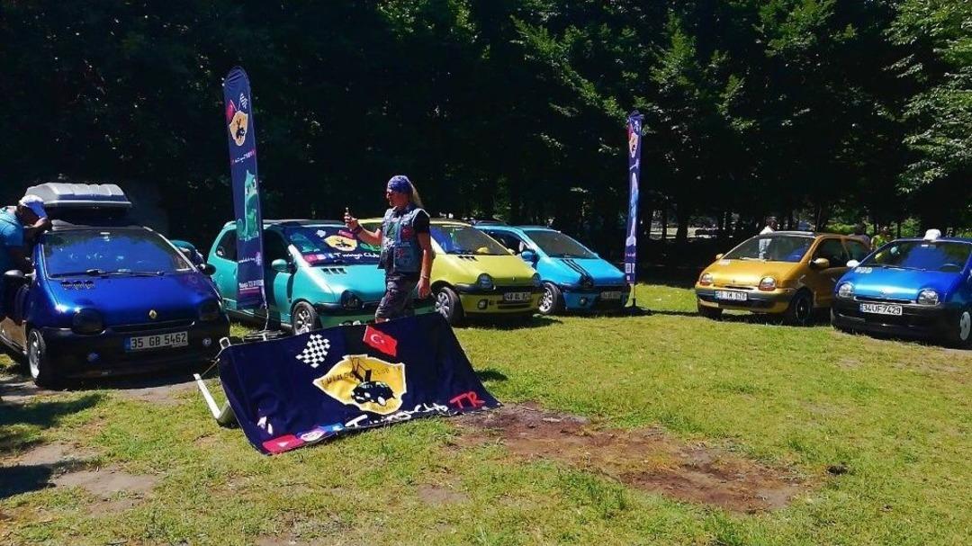 Arabaları Sayesinde Aile Gibi Oldular