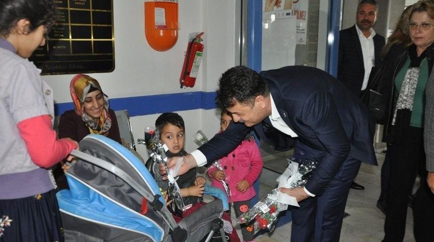 Didim Ak Parti 8 Mart’ta Kadınları Ziyaret Etti