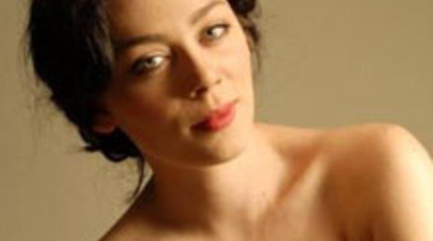 Demet Evgar Evlilik İ&ccedil;in Ne D&uuml;ş&uuml;n&uuml;yor?