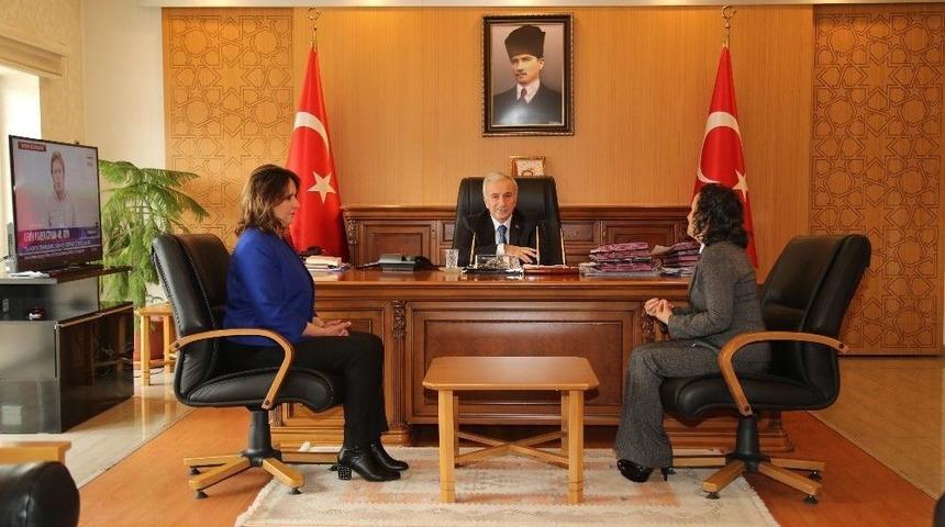 D&uuml;nya Kadınlar G&uuml;n&uuml;nde Vali Kam&ccedil;ı&rsquo;ya Ziyaret